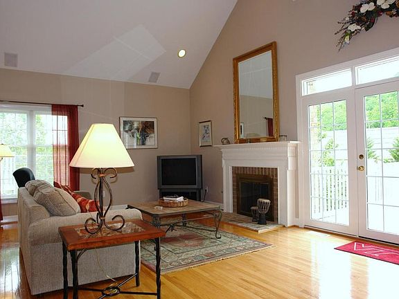 3rd image of 3803 Parkway Place Dr