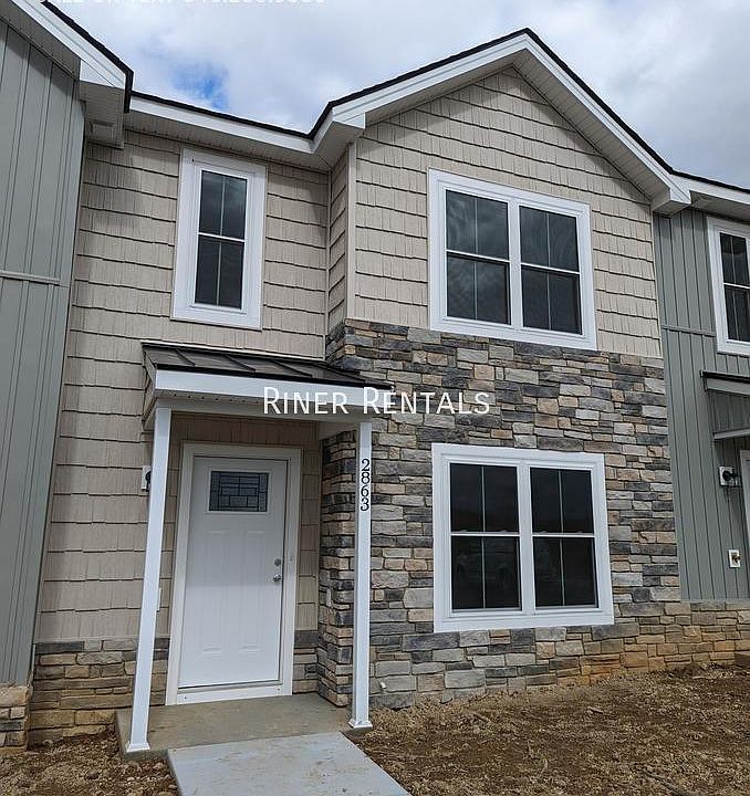 1st image of 2863 Locust Hill Dr