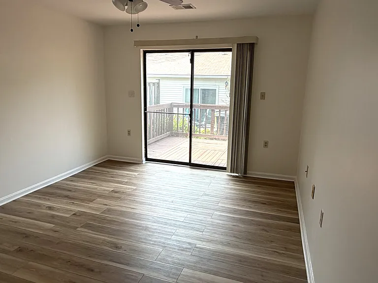 942 Ships Bell Ct — Photo 6