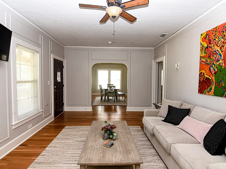Open floor plan, living room to dining room