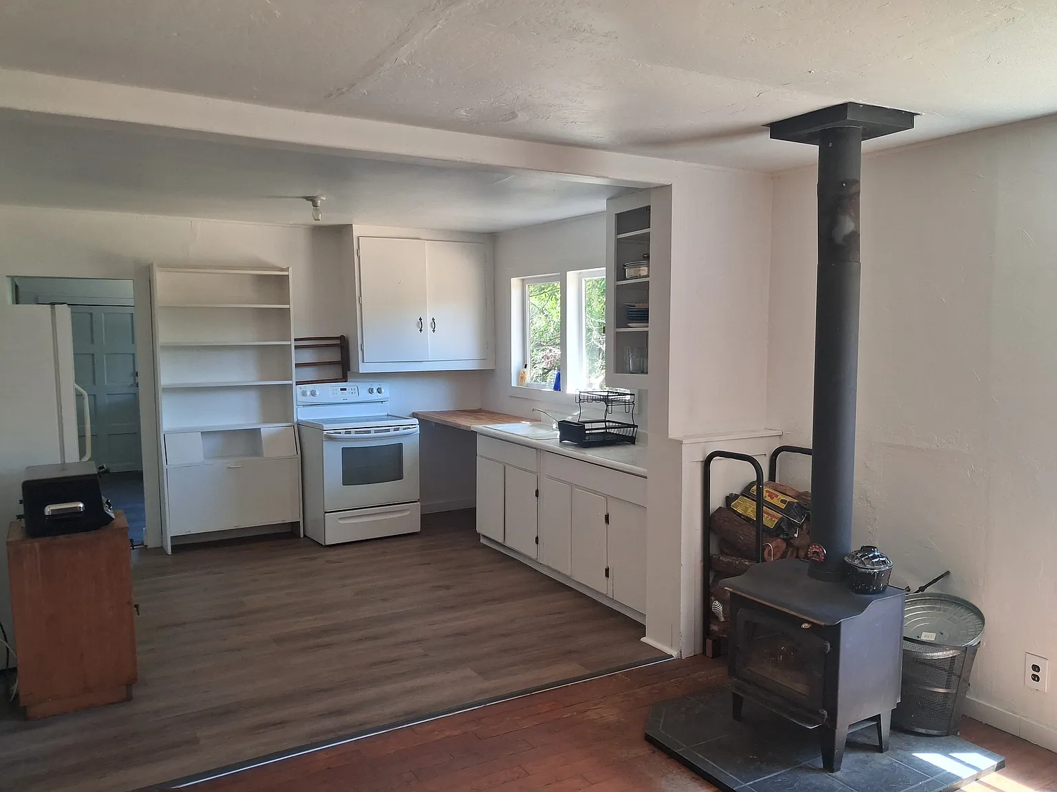 2 bed, 900 sqft, $1,000 — Photo 3