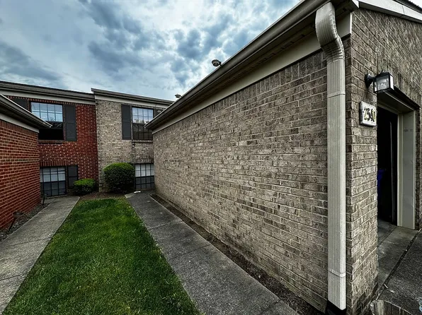 2540 Knightsbridge Ln, Lexington, KY 40509