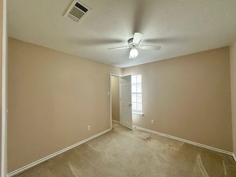 202 Janelle Dr — Photo 15