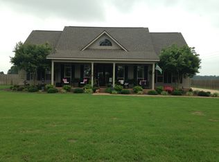 125 Village Creek Dr, Newport, AR 72112