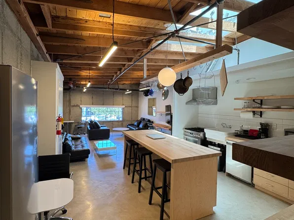 330 W Bonita Ave #4, Claremont, CA 91711