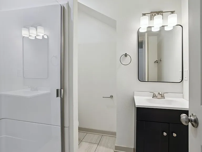 720 Spain St #2B — Photo 13