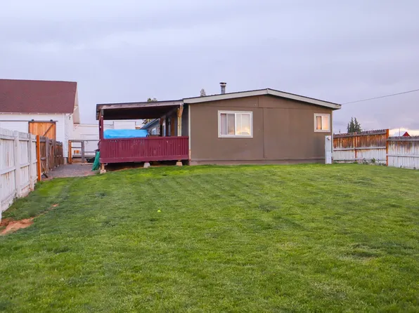 1911 Reservoir Loop Rd, Selah, WA 98942