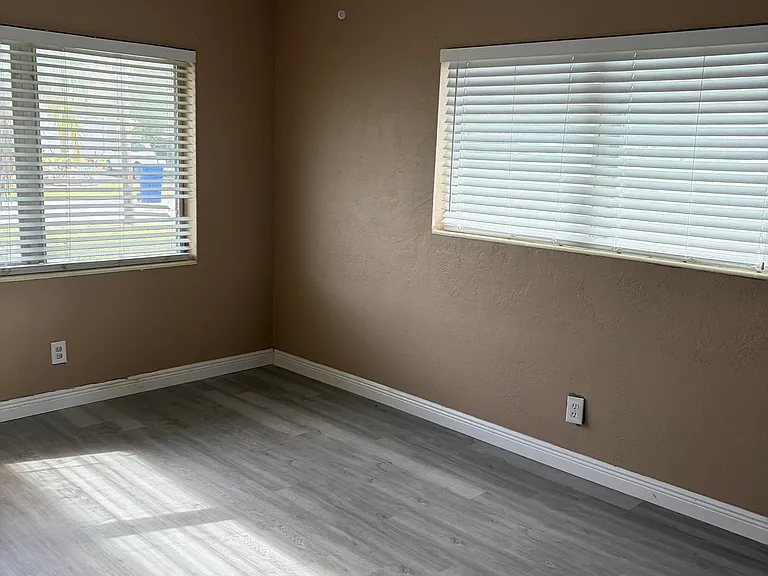 2476 Coronado Way — Photo 33