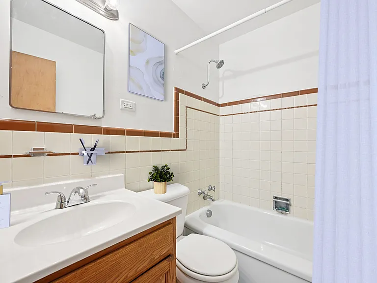 Belmore Apartments — Photo 33