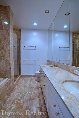 Rented by Domus Realty | media 9