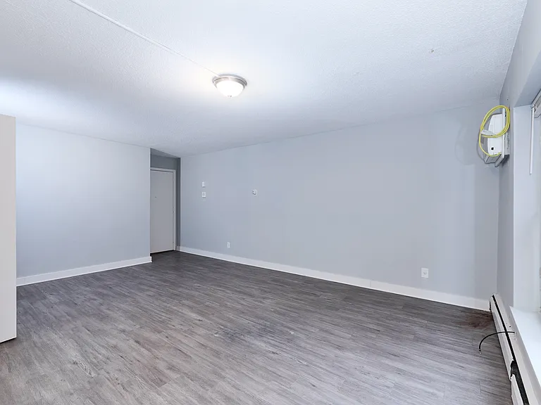 Parkline Flats — Photo 18