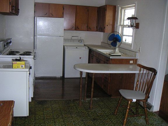 3rd image of 167 Fairlawn Dr