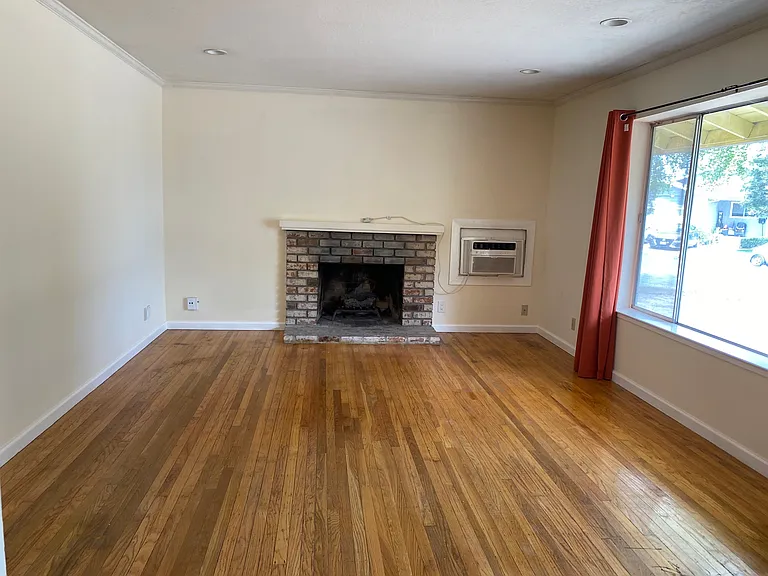 42 W Lake Dr — Photo 2