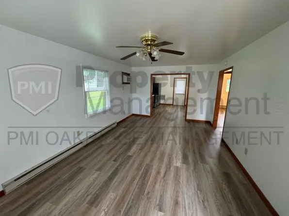 707 N Center St APT C, Versailles, OH 45380
