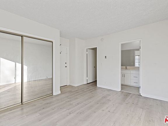 3rd image of 1418 S Bentley Ave APT 202
