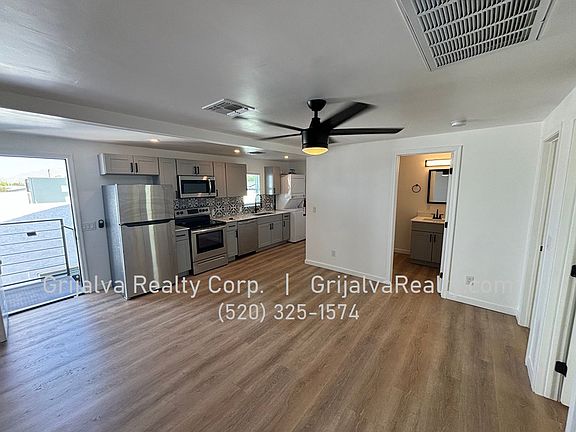 3rd image of 1016 E Lee St Unit 3