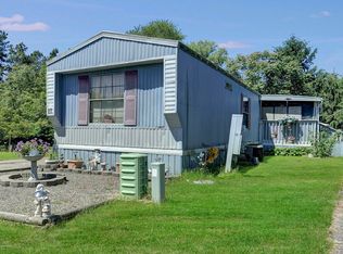 17 Geneva Rd, Lakehurst, NJ 08733