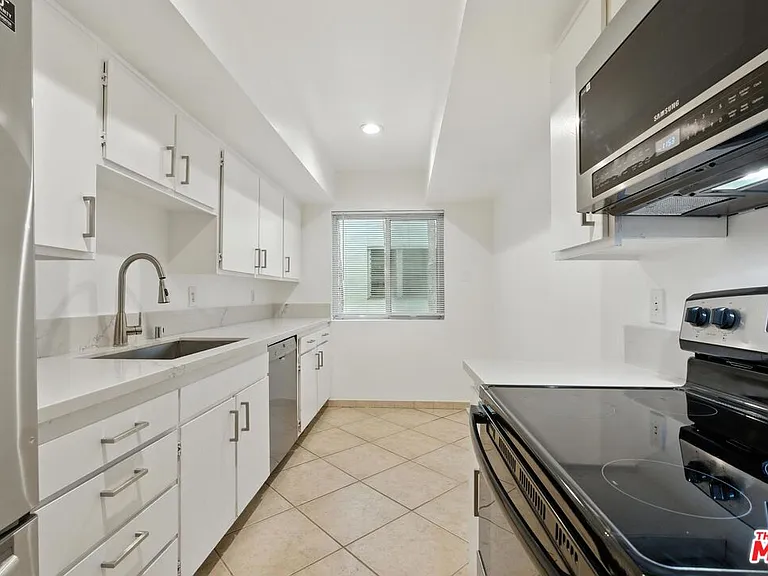 1230 Princeton St #3 — Photo 2