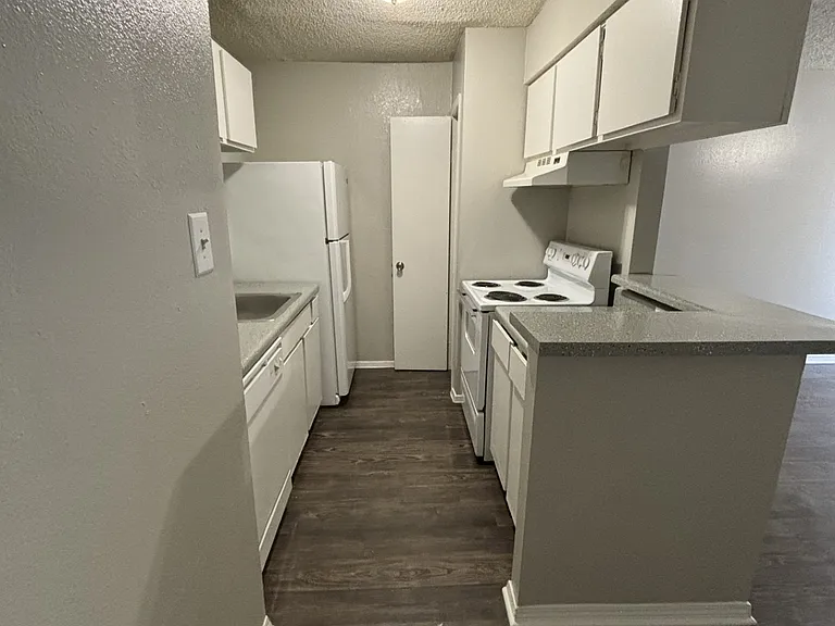 1609 W Schunior Rd #1502 — Photo 3