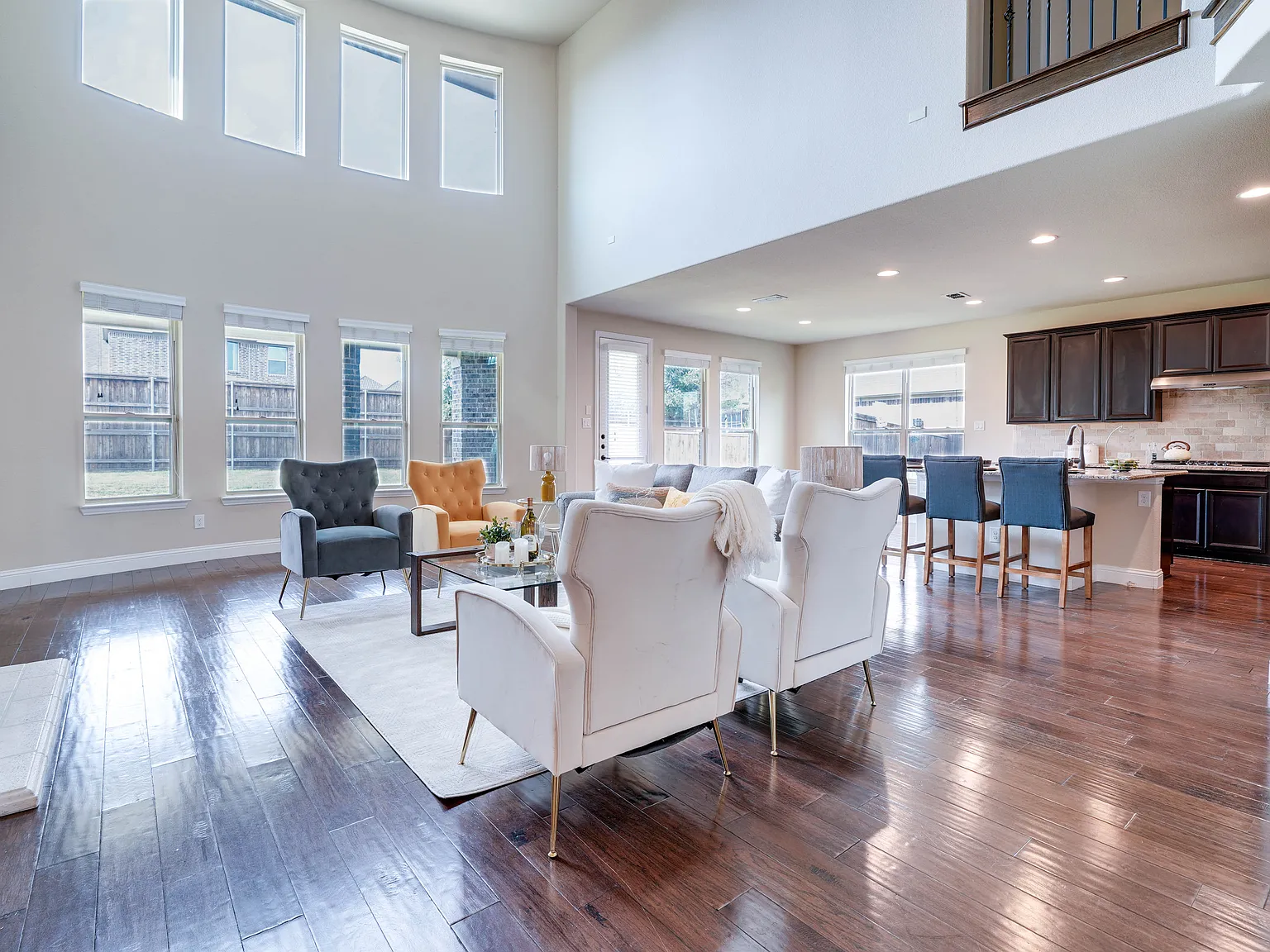 5 bed, 4.5 bath, 4194 sqft, $3,950 — Photo 2