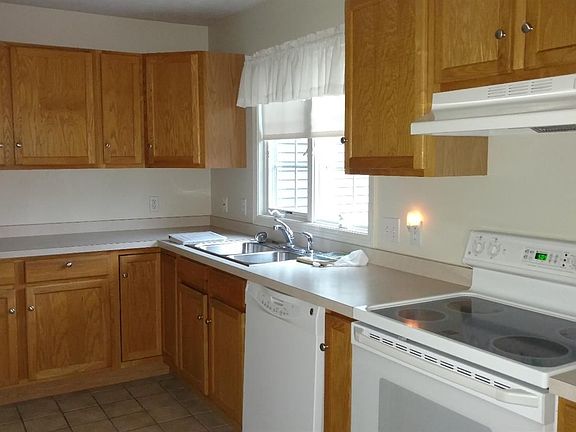 3rd image of 107 Willow Ct #7