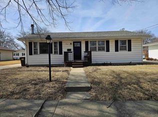 312 N Bellaire Ave, Freeport, IL 61032