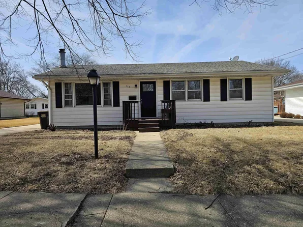 312 N Bellaire Ave, Freeport, IL 61032