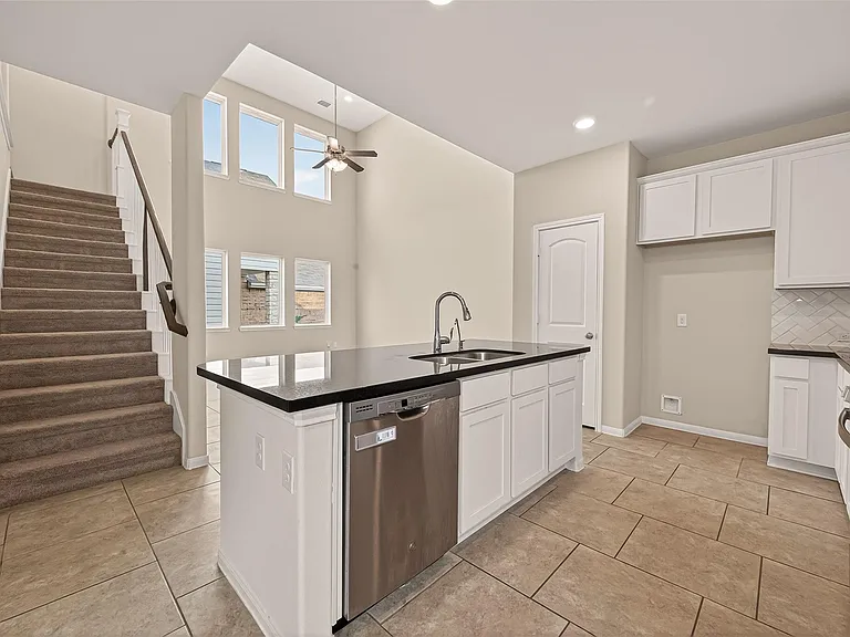 6126 Prince Place Dr — Photo 11
