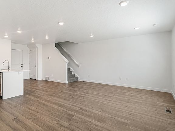 5th image of 116 N Kelp Ln #2305
