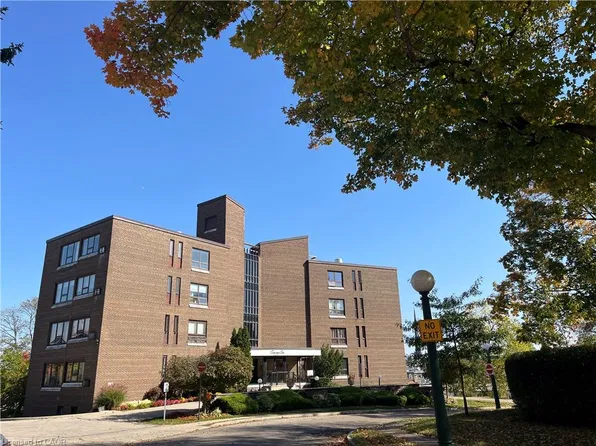 26 Wentworth Ave #2, Cambridge, ON N1S 1G6