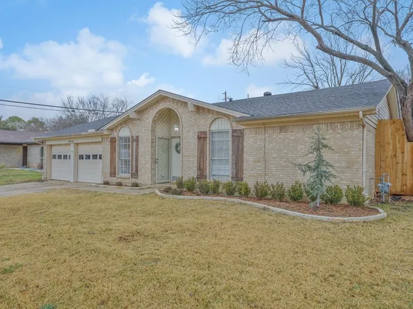 2413 Monterrey St, Arlington, TX 76015