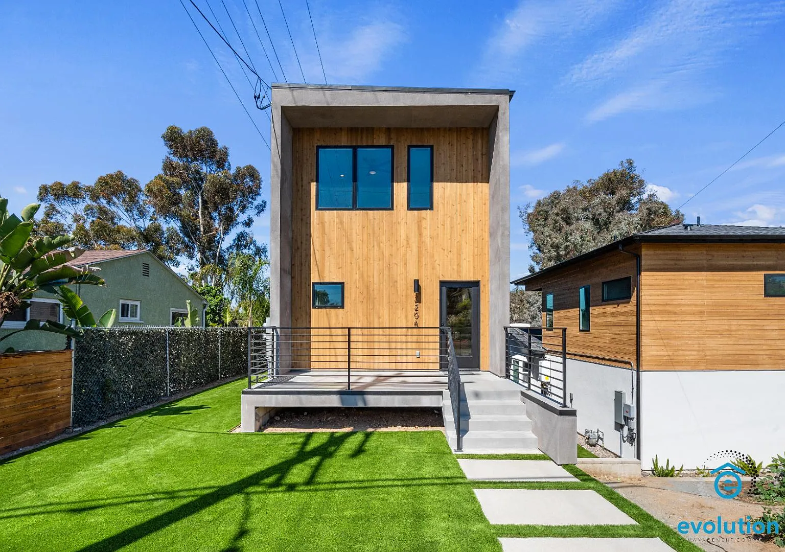 2206 Pentuckett Avenue — Photo 1