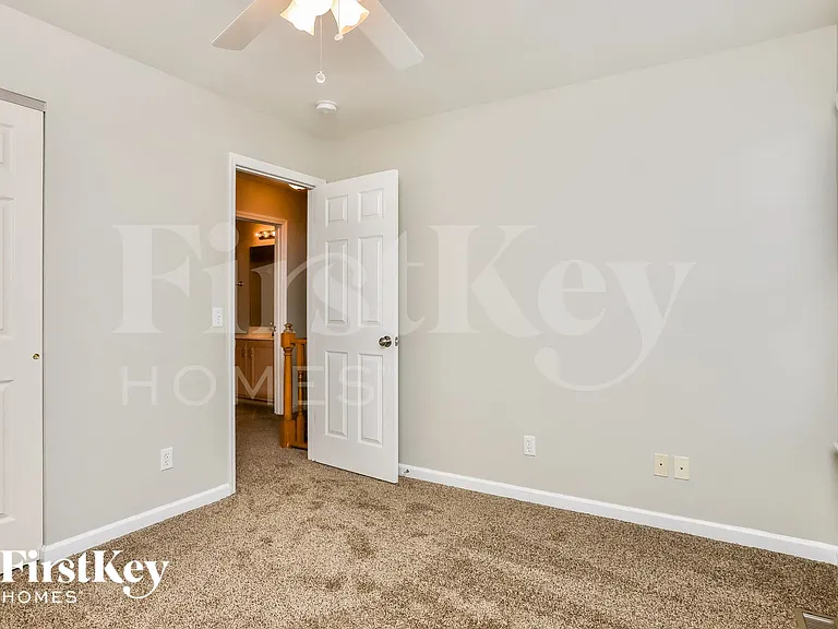 3322 Hampton Xing — Photo 12