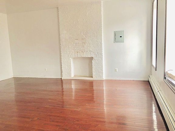 2nd image of 121 Essex St APT 2