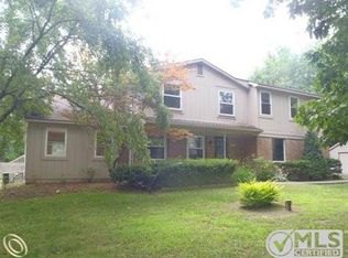 3615 Fieldview Ave, West Bloomfield, MI 48324