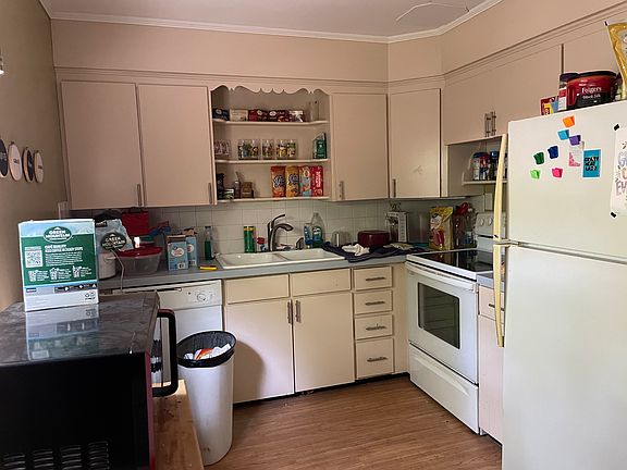 3rd image of 2442 Eastgate Ave #2440