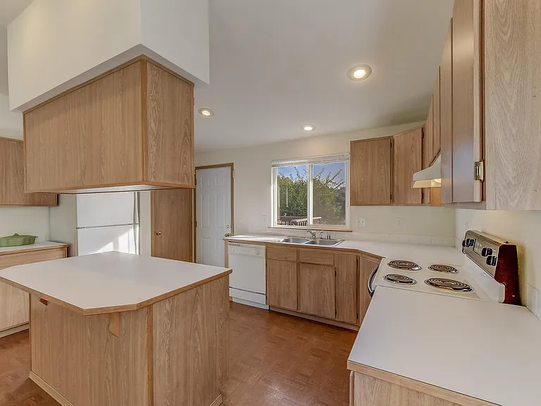 6806 64th Pl NE #B — Photo 4