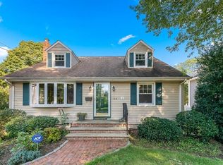 35 Stiles Ave, Morris Plains, NJ 07950