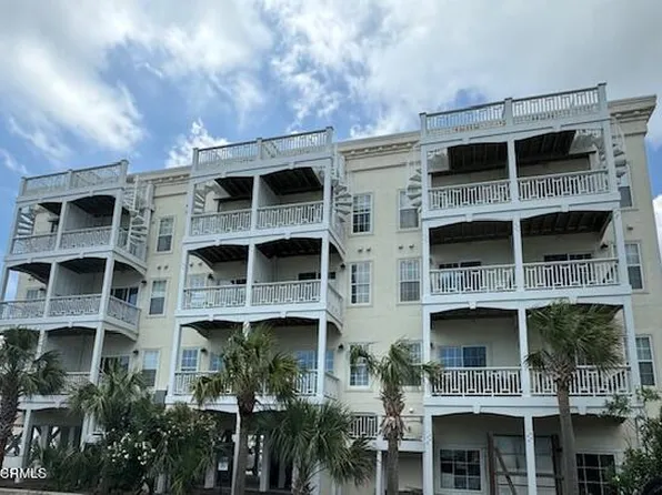 103 Charlotte Ave APT 103, Carolina Beach, NC 28428