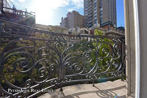 Rented by Peter Ashe | media 9