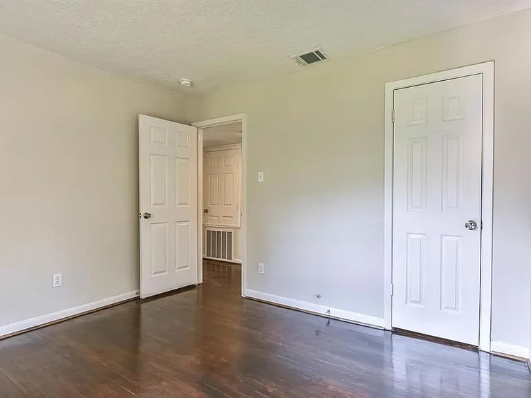 704 Grafton St — Photo 4