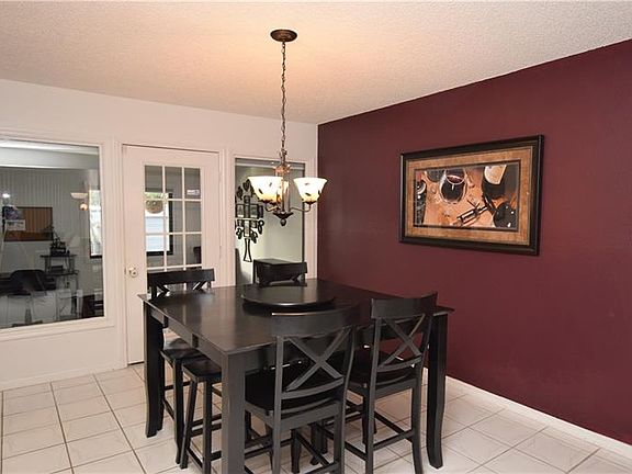5th image of 2053 Hillview Cir