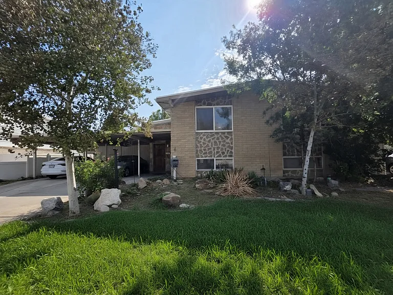 8269 S Harrison Cir — Photo 1