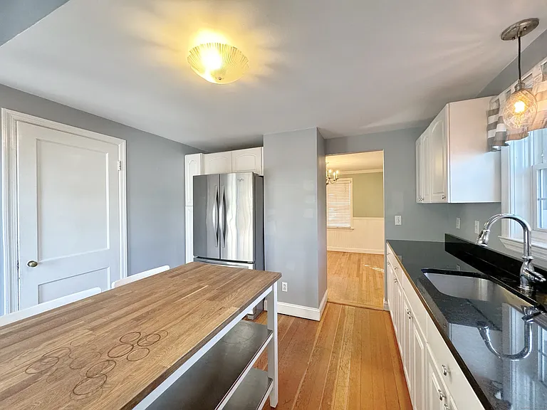 84 Sunnyridge Ave — Photo 3