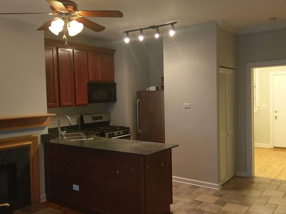 2nd image of 865 W Cornelia Ave #2