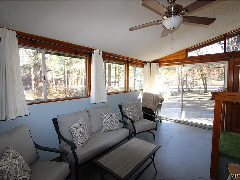 331 W North Shore Dr — Photo 3