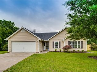 4110 Landerwood Ct, Greensboro, NC 27405