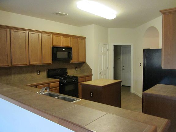 3rd image of 10352 English Manor Dr