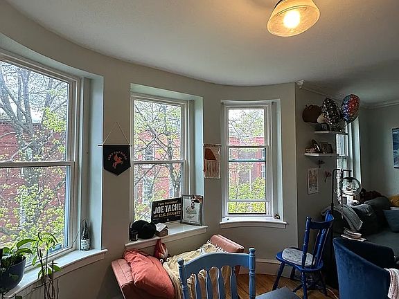 2nd image of 20 Perry St #3