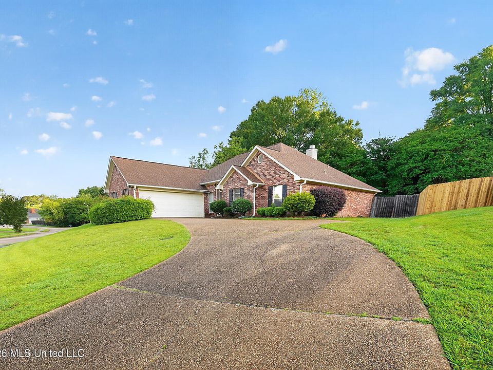 1st image of 114 Spring Valley Dr